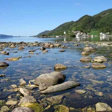 Lyren * Hyllestad